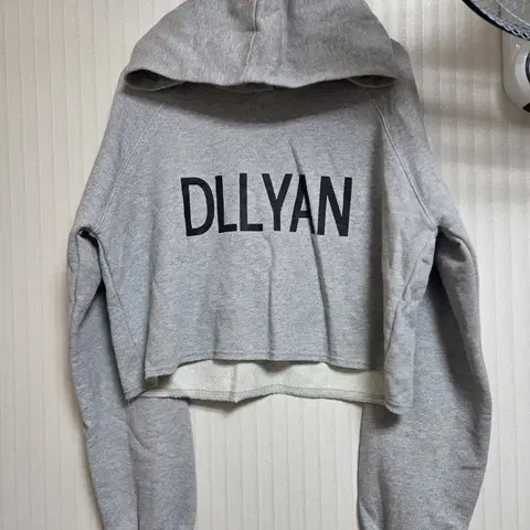 새상품 크롭후드