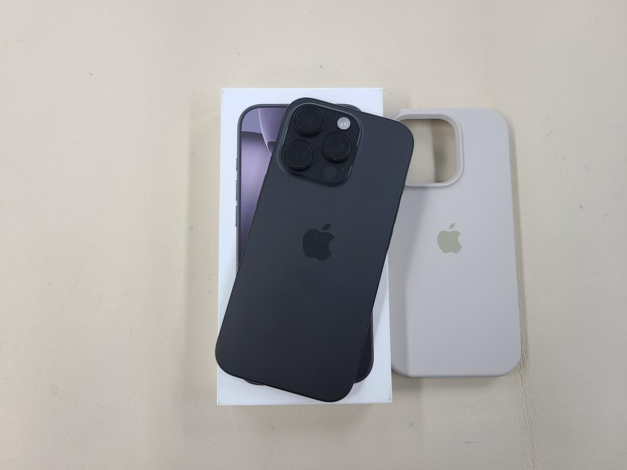 아이폰16프로 256G 밧데리100프로  무기스 상태최상 ^^