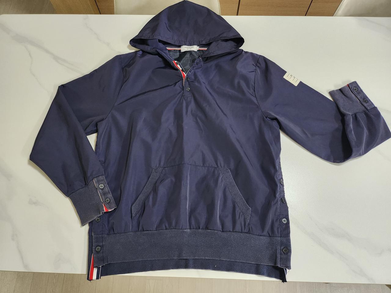 톰브라운 네이비 바람막이 후드티 )100정도)