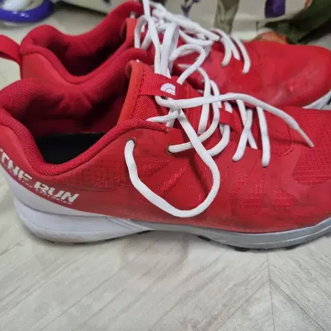 노스페이스 런닝화