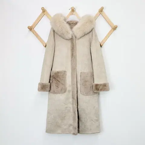 매건 폭스카라 리버시블 퍼무스탕 - 오트밀