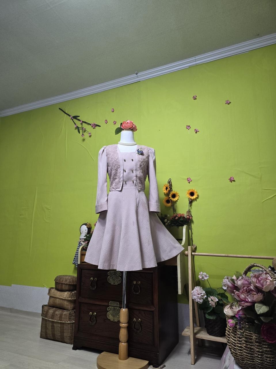 캐네스레이디/ 데이트룩/ 하객룩/ 오피스룩/ 콩단추/ 플레어 원피스