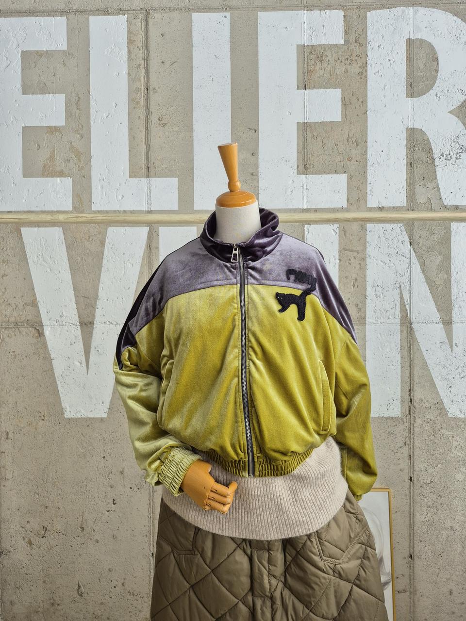 쥬시쥬디 벨벳 크롭집업