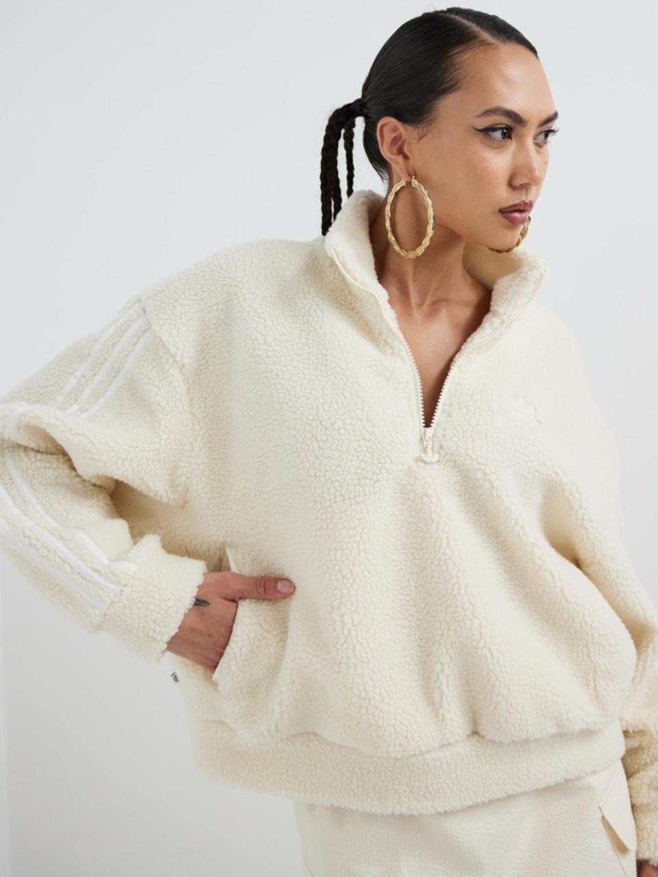 새상품)아디다스 반집업 플리스