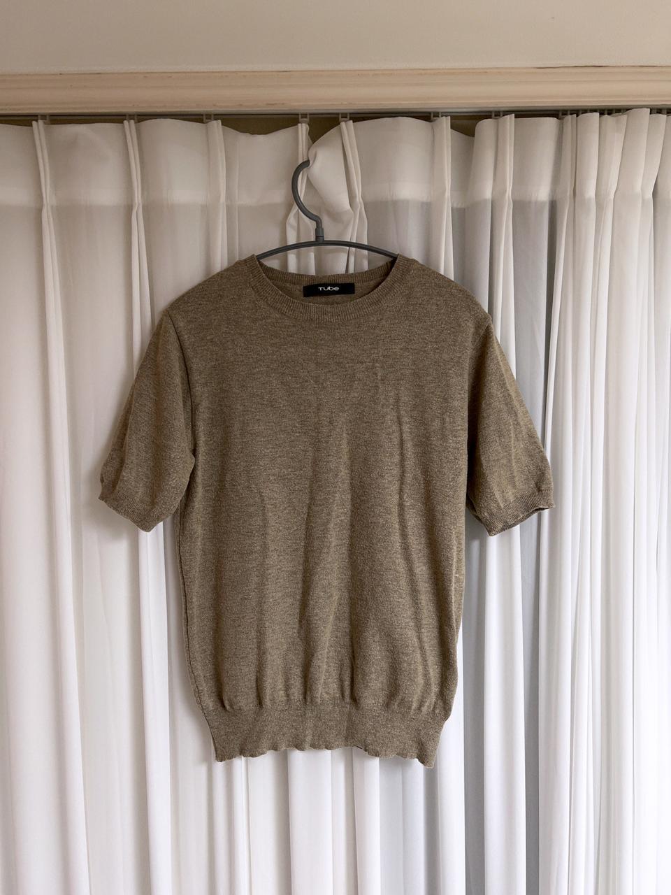TUBE 라운드니트 베이지브라운 컬러
