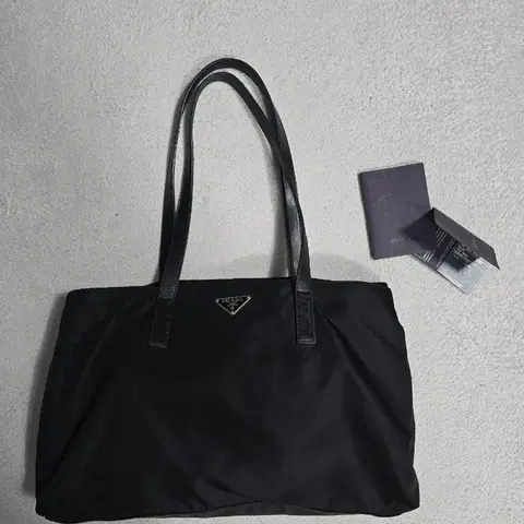 정품 프라다 포코노 삼각로고 숄더백 블랙