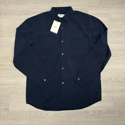 (새상품) 아르반 네이비 셔츠