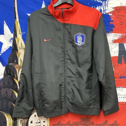 나이키 한국국대 오버핏 바람막이 2XL110