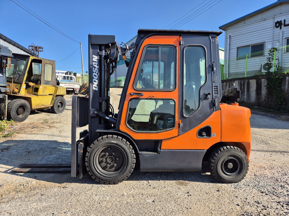 두산지게차 D30S-7 3단, 풀캐빈, 사이드쉬프트, 후방카메라