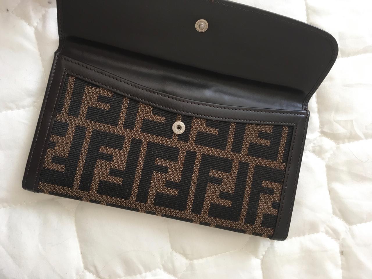 펜디 주카 장지갑 미사용 거의새상품