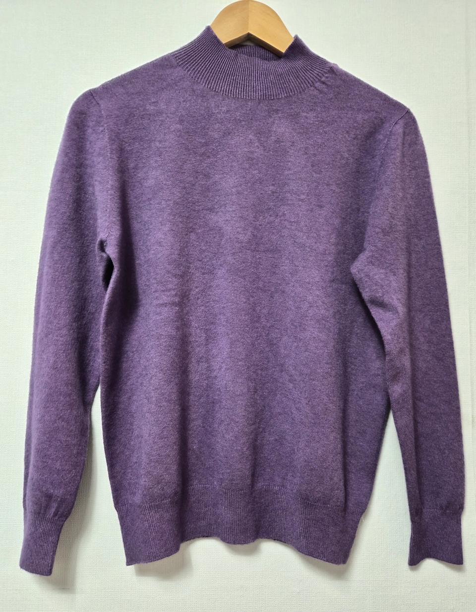 하프 터틀넥 스웨터