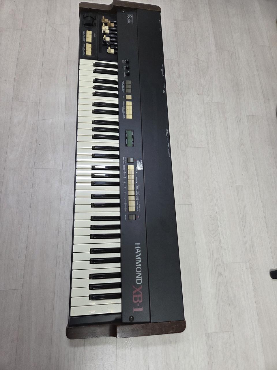 하몬드 오르간XB-1