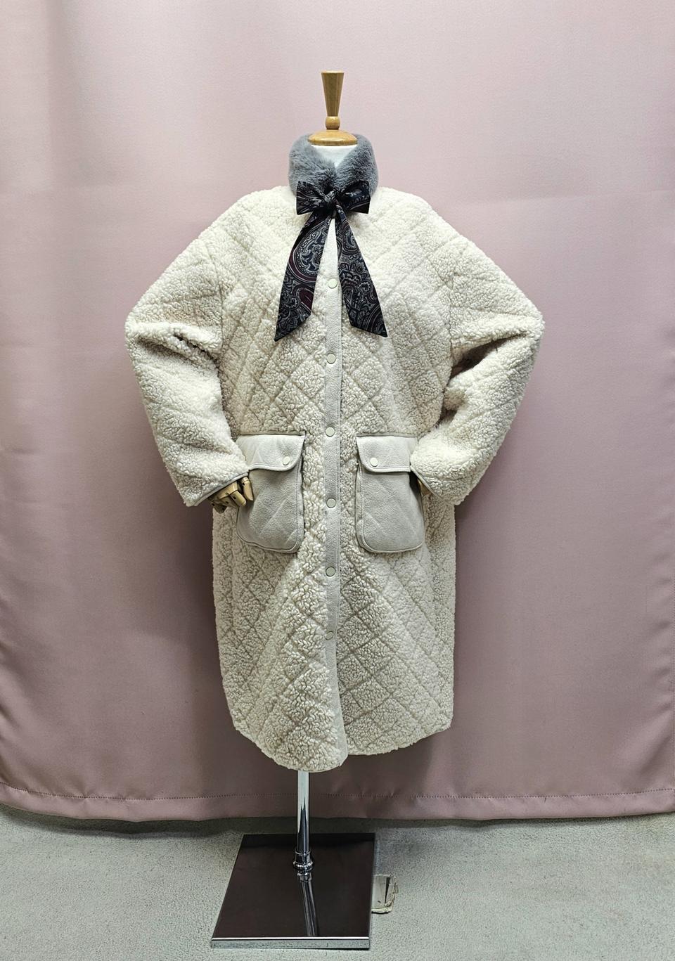 mejae 덤블 무스탕 롱코트