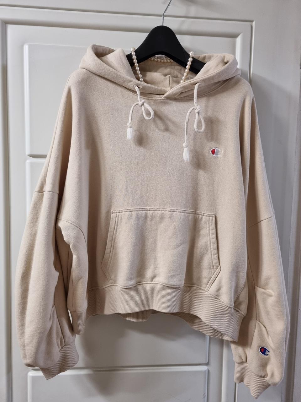 크림 셔링소매 오버핏 세미크롭 후드티