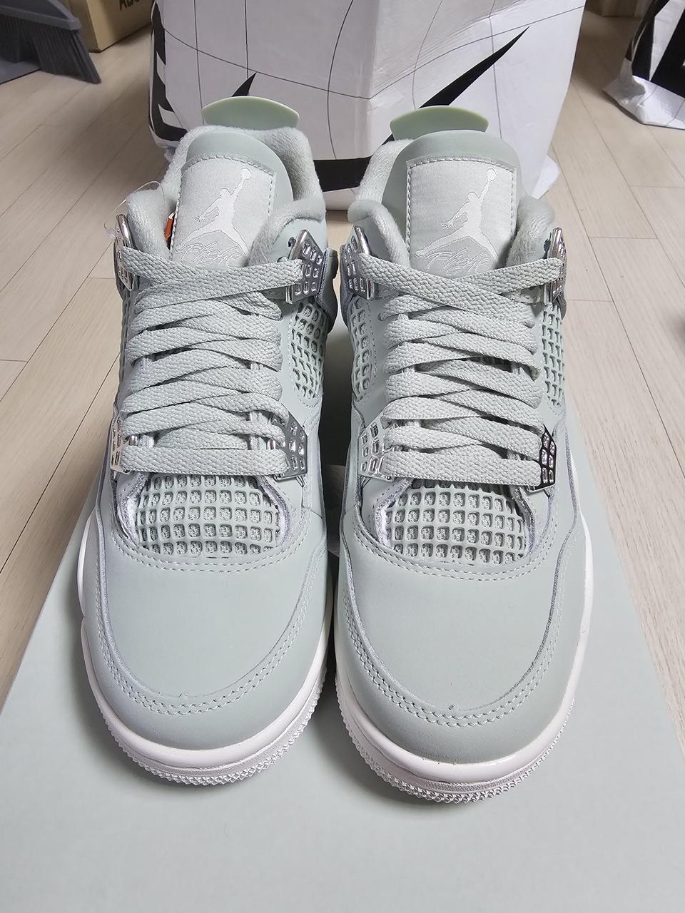 나이키 에어조던4 레트로 사이즈230 새상품 정품
