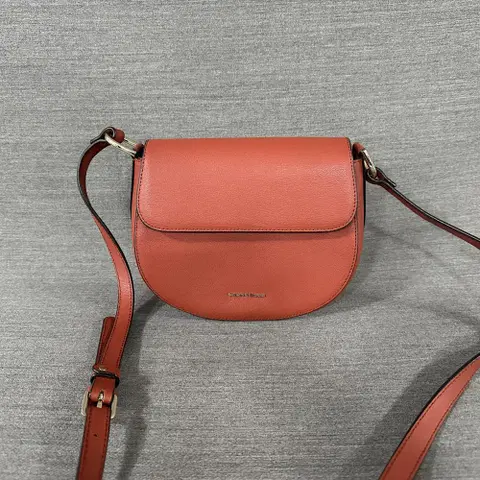 사만사타바사 코랄 크로스백