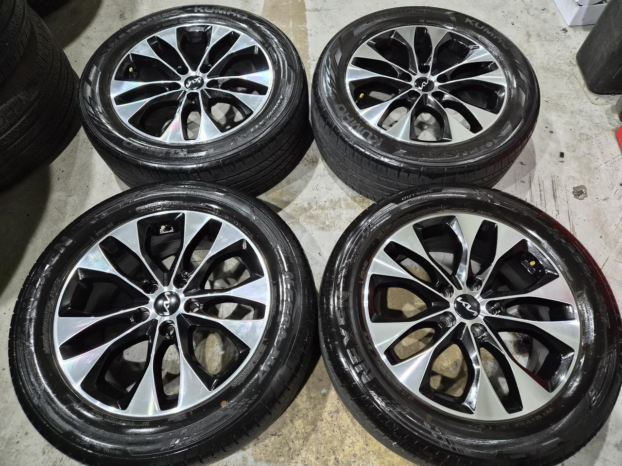 (판매) k8 17인치 휠타이어 판매합니다