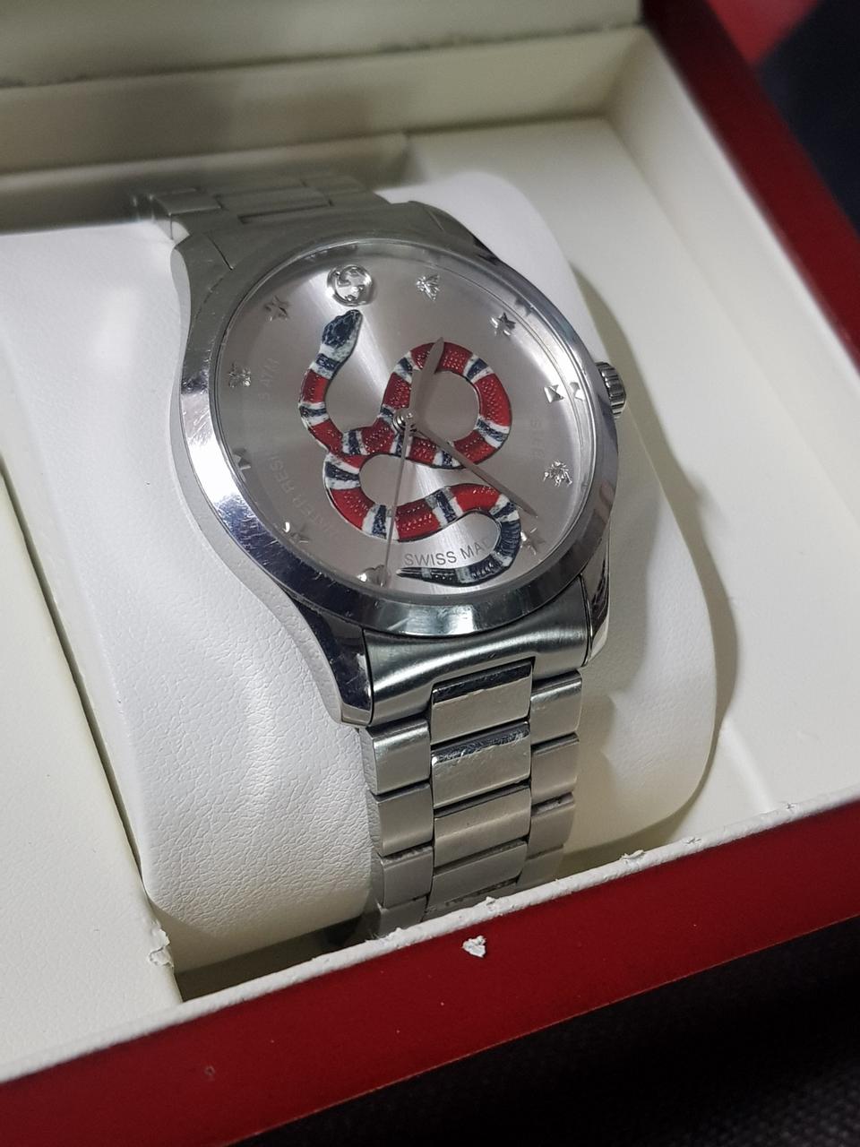 구찌 스네이크 쿼츠