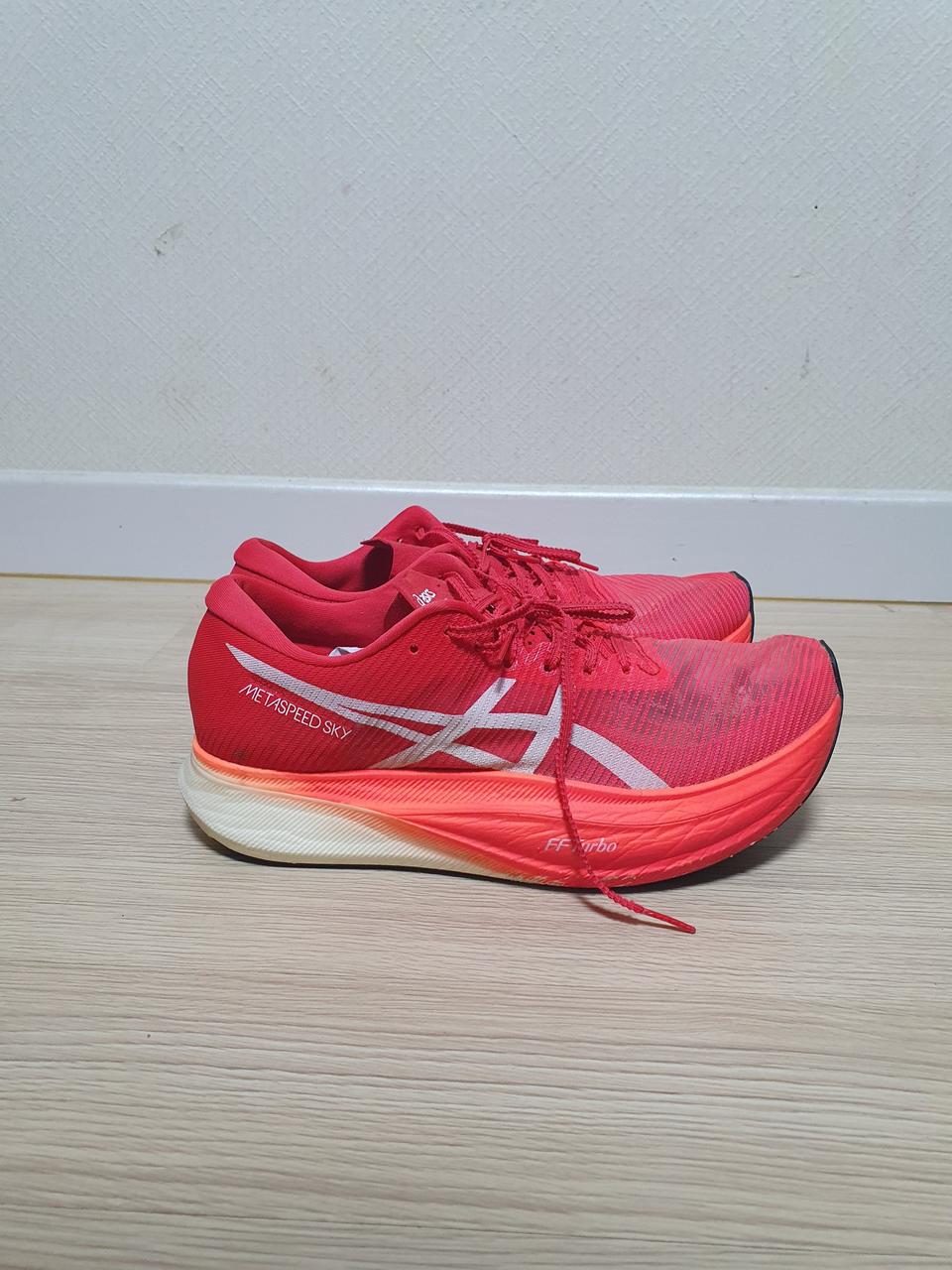아식스 메타스피드 스카이 러닝화 270