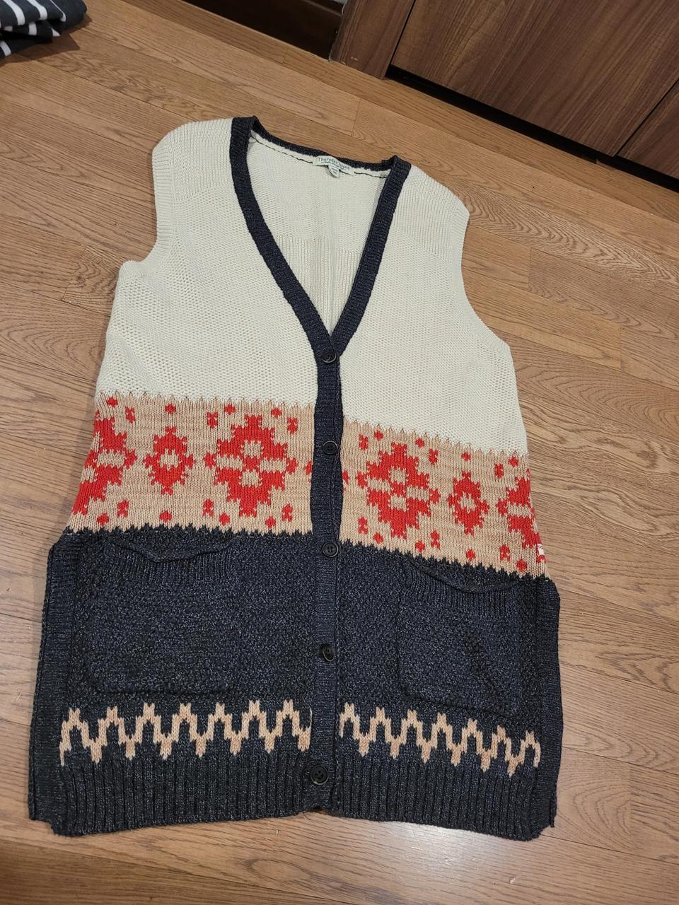 써스데이아일랜드 니트조끼55