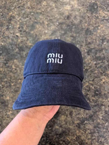 miumiu블루 모자