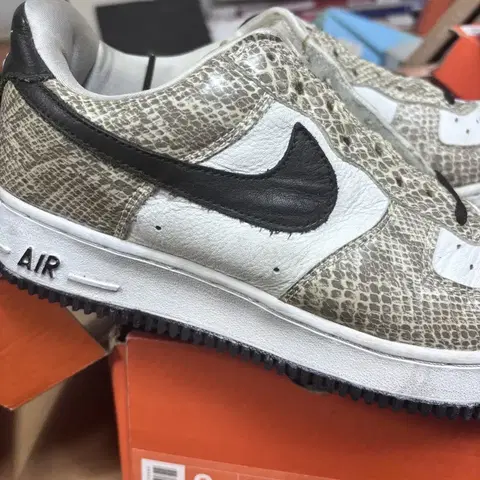 나이키 에어포스1 코즙 원판 270