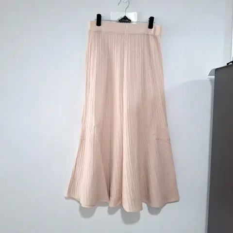 부드러운 니트 플리츠 롱 스커트 베이지