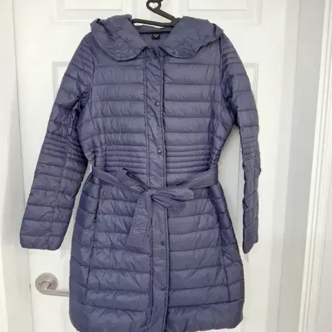 후드 벨티드 패딩 코트 네이비 모르간