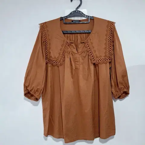 조지레쉬 레이스 카라 브라운 블라우스