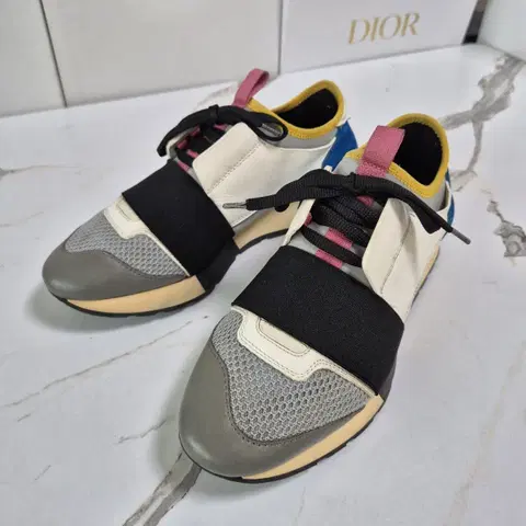 (정품) 발렌시아가 레이스러너 스니커즈 37