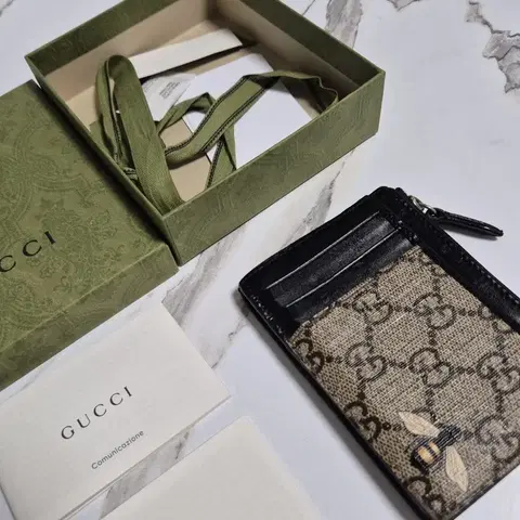 (정품) 구찌 GG 수프림 꿀벌 지퍼 카드지갑