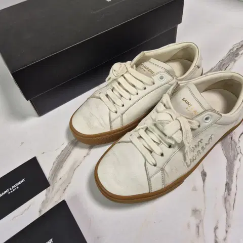 (정품) 생로랑 코트클래식 여성 스니커즈 35