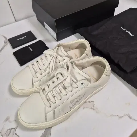 (정품) 생로랑 코트클래식 여성 스니커즈 36.5