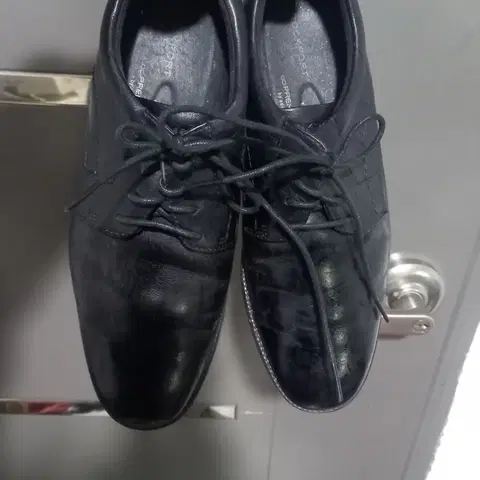 245 락포트 남성용 검정색 가죽 구두