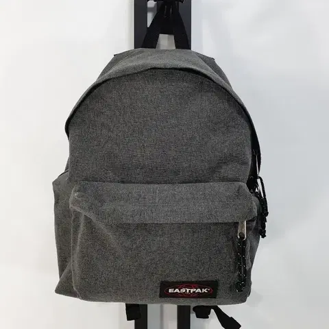 이스트팩 백팩 그레이
