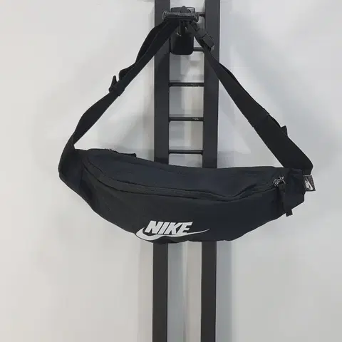 나이키 힙색 웨이스트백 블랙