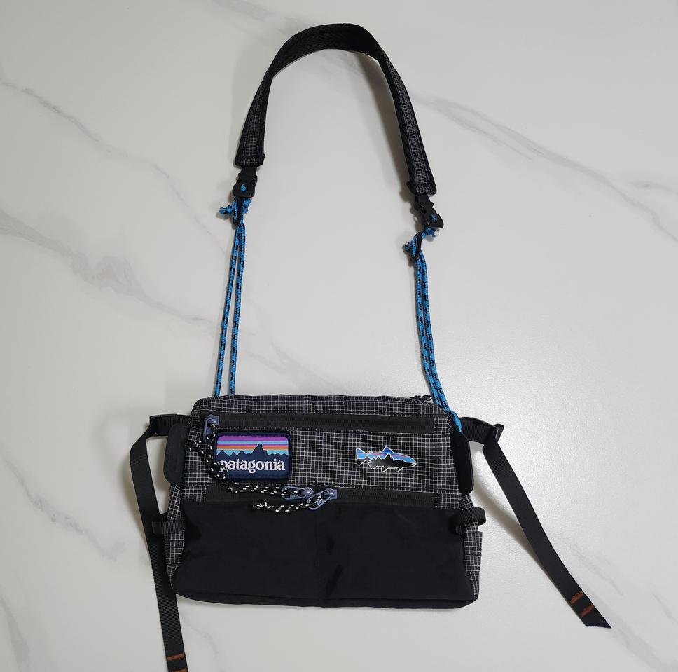 파타고니아 경량 크로스백 (25*17)