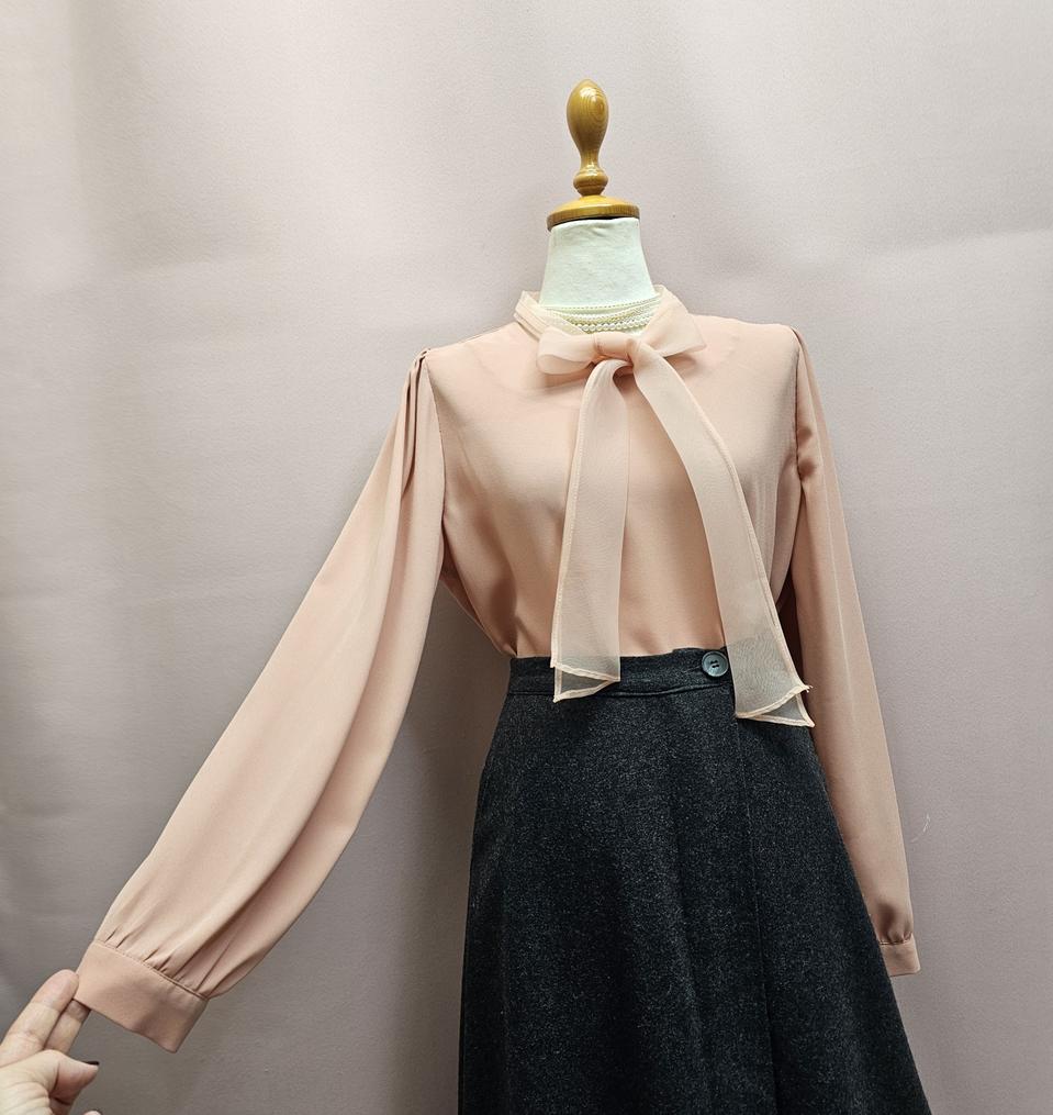 오간자 타이 리본 블라우스