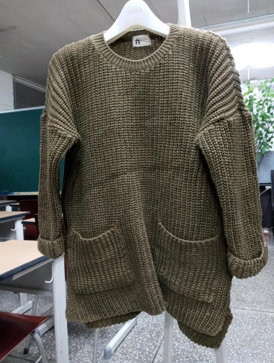 여성 8부소매 앞주머니 니트