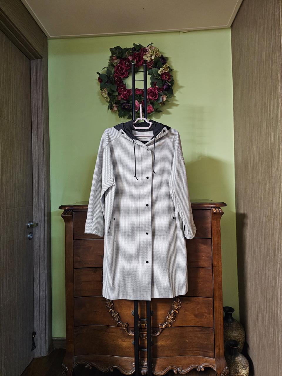 르베이지 바람막이 (2022년)