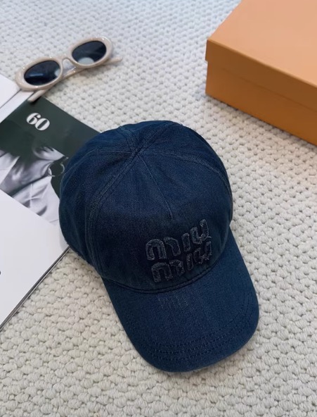 미우미우 청 캡모자