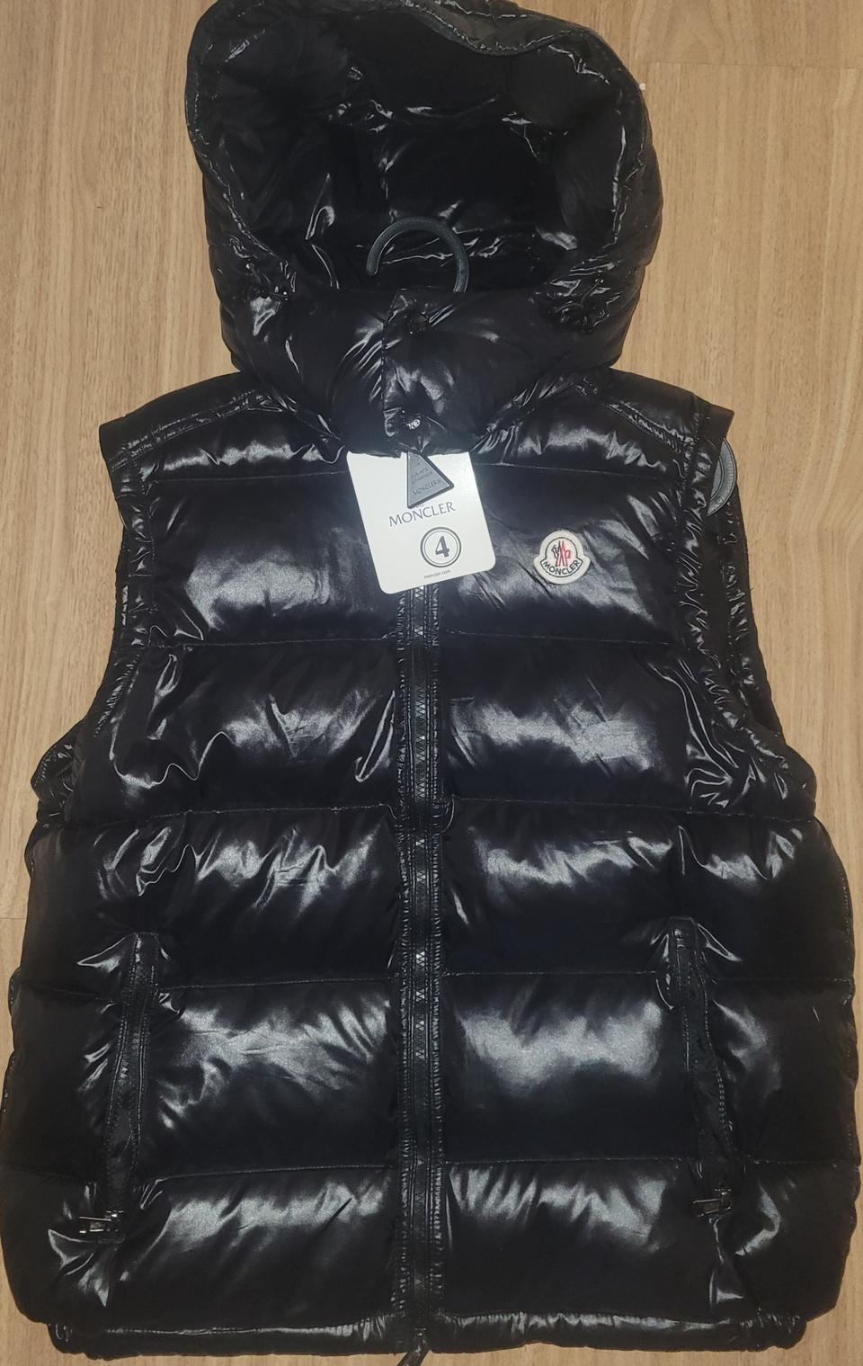 몽클레어 패딩조끼