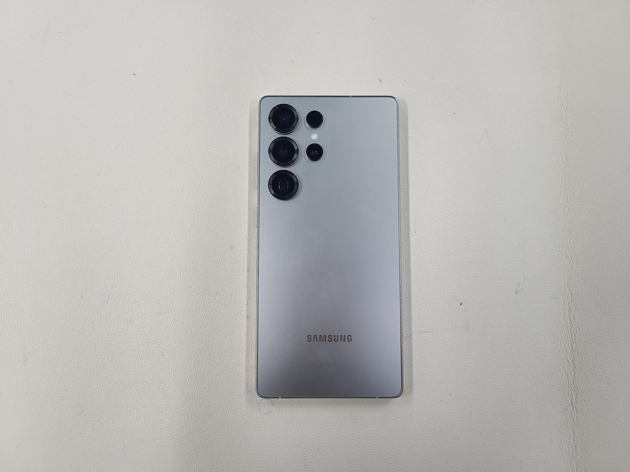 갤럭시s25울트라 256G  무잔상  상태굿 ^^