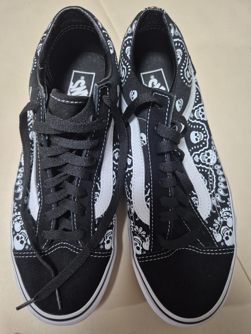 반스 올드스쿨 스컬 패턴 운동화270