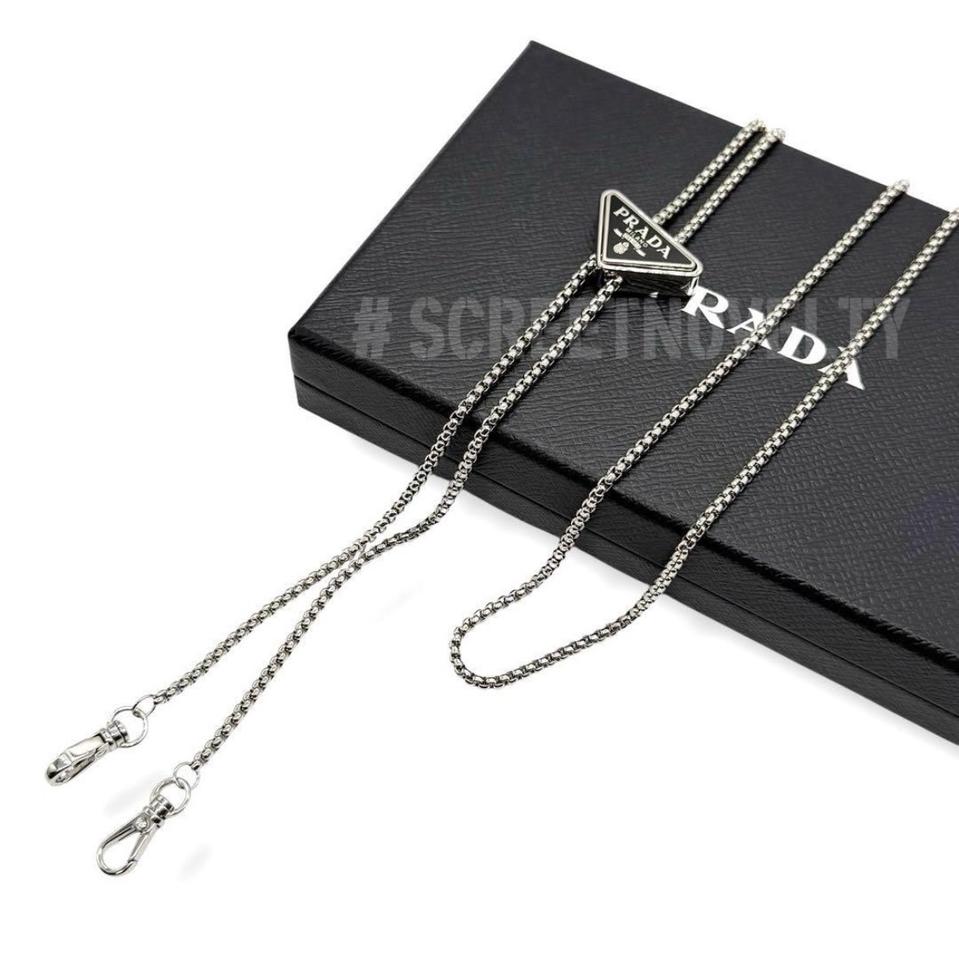 프라다 에어팟 스트랩 풀박스 블랙