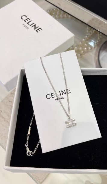 셀린 목걸이