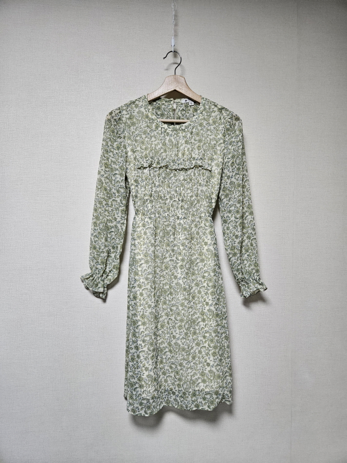 써스데이 아일랜드 쉬폰 원피스 S사이즈