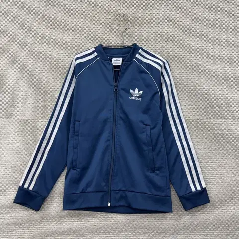 아디다스 키즈 슈퍼스타 트랙탑 져지 집업 130 B00024