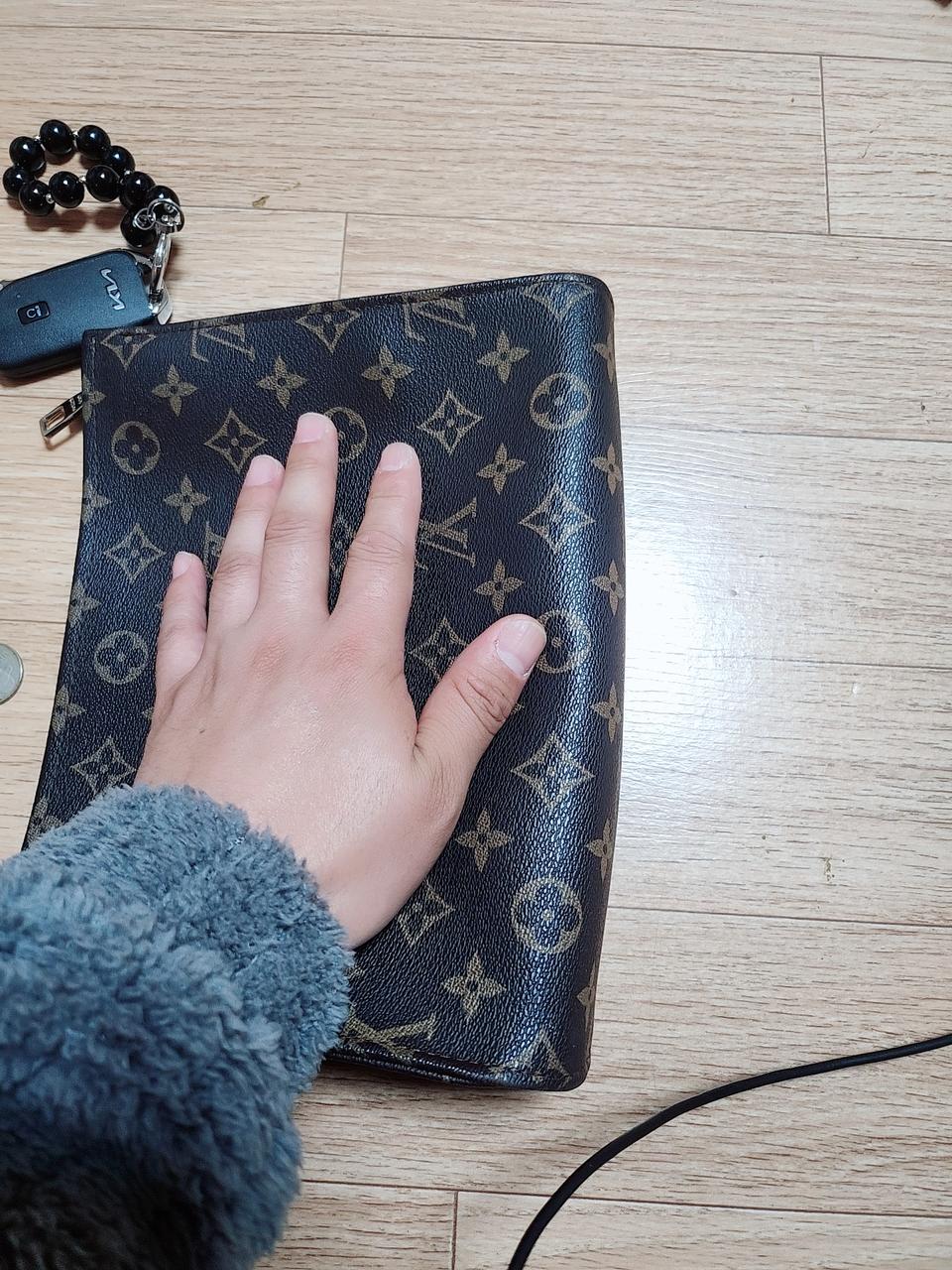 정품. 루이비똥 클러치 남여공용30분만이가격