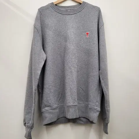 아미 스몰 하트 로고 맨투맨